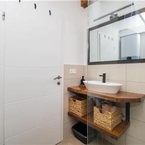 2 bedroom villa with pool near Skradin, sleeps 5